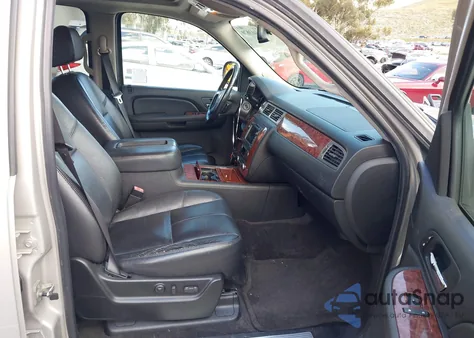 2007 Chevrolet Suburban 1500 Ltz z USA, uszkodzony, nr VIN 3GNFC16YX7G309587